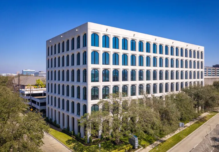 Expansive Upper Kirby building